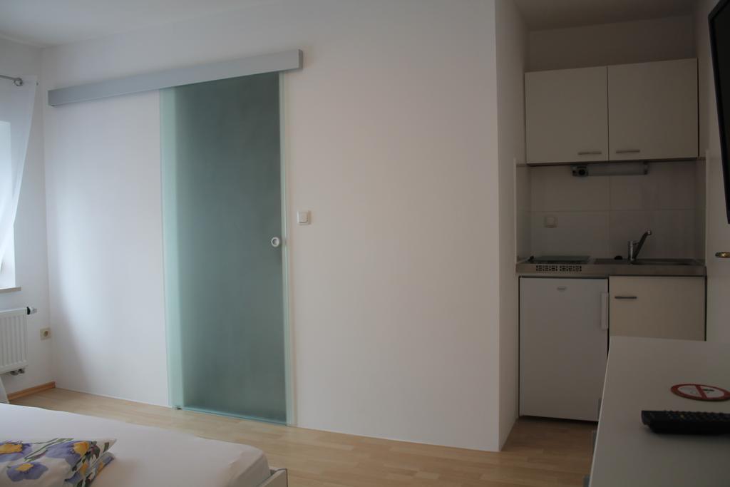 Appartements-Steinkirchner Щраубинг Стая снимка
